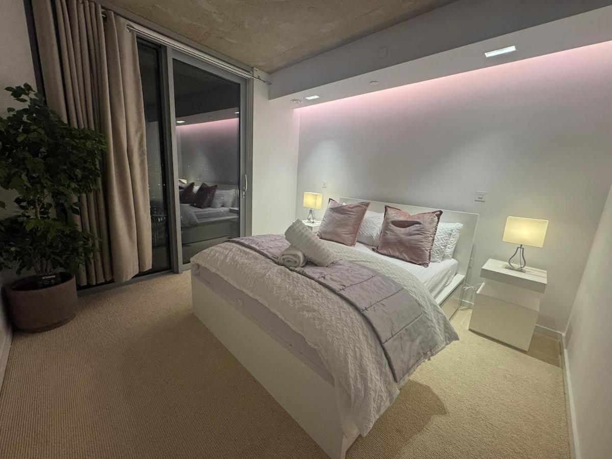 Luxury 1 Bedroom Apartment In Londen Buitenkant foto