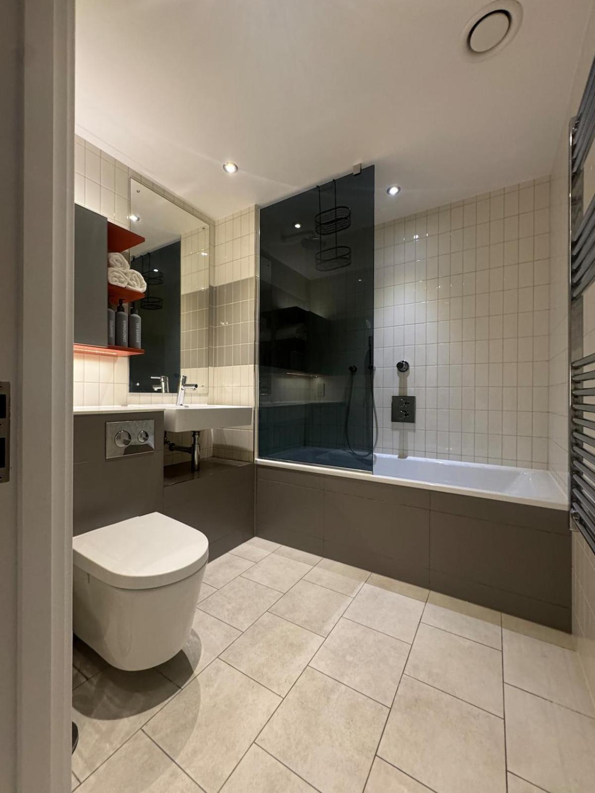 Luxury 1 Bedroom Apartment In Londen Buitenkant foto