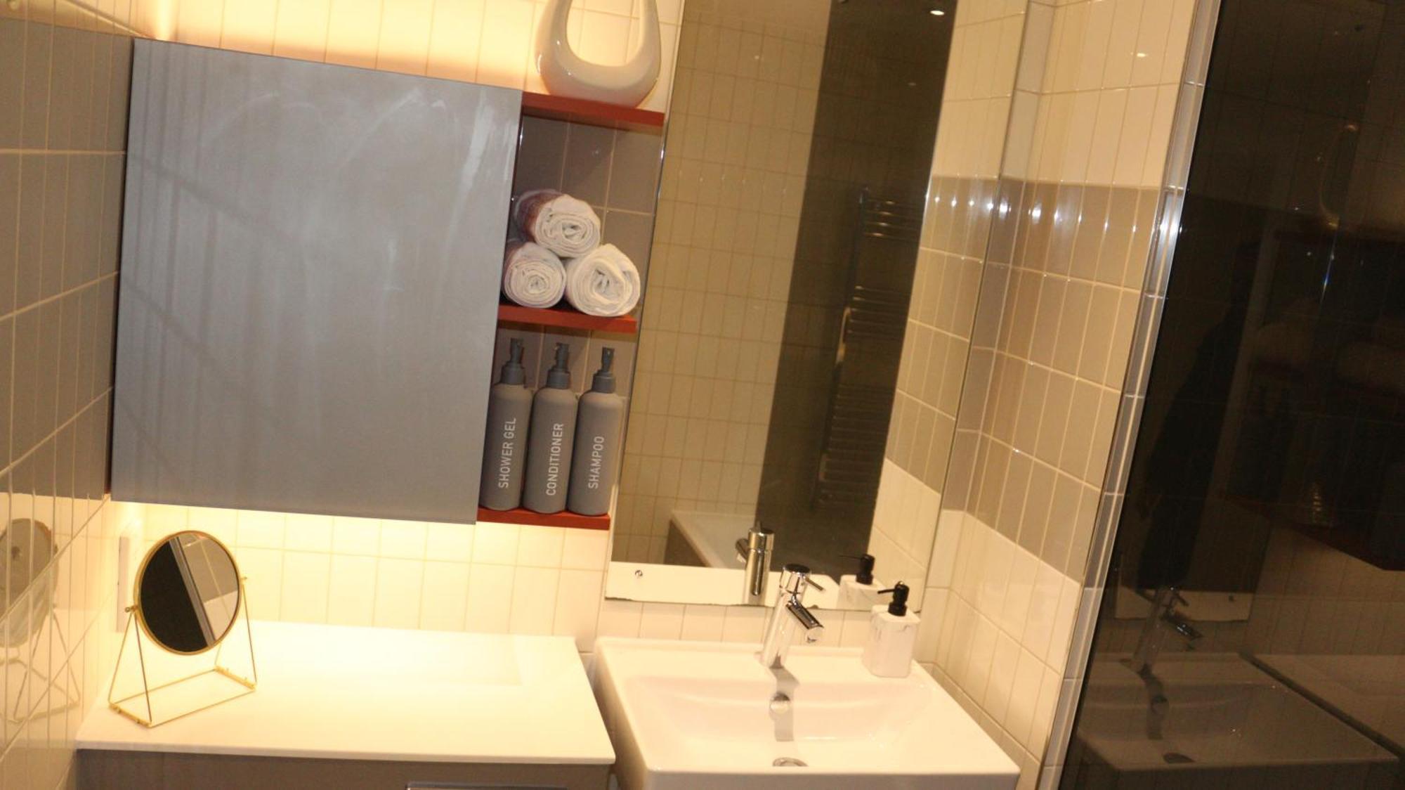 Luxury 1 Bedroom Apartment In Londen Buitenkant foto